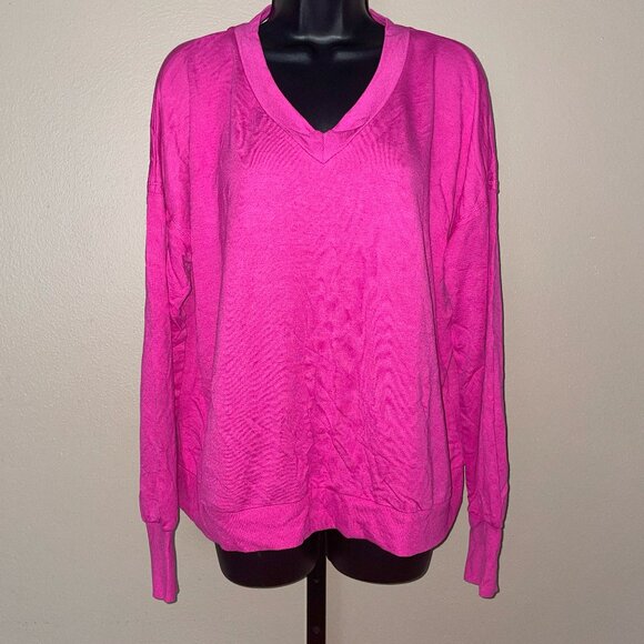 A513678 **Candace Cameron Bure The Malibu Lounge V-Neck Sweatshirt - Picture 1 of 3